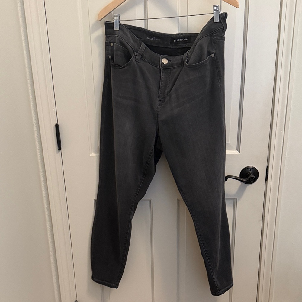 Liverpool Dark Gray Ankle Jeans